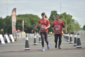 BIB: 232, 0233
                            <button type="button" onclick="openModal(4950804)" class="btn btn-primary btn-sm float-right btn-popup" data-toggle="modal" data-target=".modal-high-quality">
                        <i class="fas fa-shopping-cart"></i> Add to Cart
                    </button>
                                            <button type="button" onclick="isThisMe(4950804, true)" class="btn btn-success btn-sm float-right btn-popup btn-isme hidden" data-toggle="tooltip" data-placement="bottom" title="นี่คือรูปของคุณใช่ไหม คลิกที่นี่เพื่อเอาเข้าอัลบั้ม">
                        <i class="fas fa-plus"></i> Add to album
                    </button>
                    <button type="button" onclick="isThisMe(4950804, false)" class="btn btn-warning btn-sm float-right btn-popup btn-isnotme hidden">
                        <i class="fas fa-ban"></i> Remove from album
                    </button>